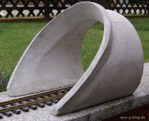 Modernes Tunnelportal aus Beton - Quelle: HoMoR [b]