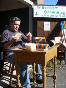 Auf dem Bürstenfest überreicht Märklin eine Spende an die Museumseisenbahn Schönheide - Quelle: Michael Kapplick / Museumsbahn Schönheide [b]