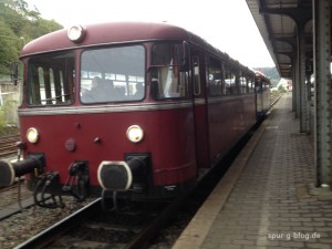Mit dem Schienenbus durchs Kasbachtalbahn - Quelle: Spur-G-Blog [b]