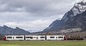  ABB und die Rhätische Bahn (RhB) unterstreichen mit einem gemeinsamen optischen Auftritt ihre enge, fast hundertjährige Zusammenarbeit - Quelle: ABB/Bradutt [b]